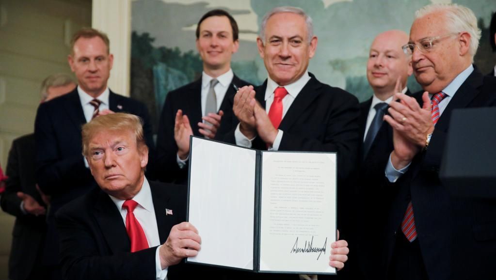 22 марта президент США Дональд Трамп подписал указ о признании права Израиля на Голанские высоты REUTERS/Carlos Barria
