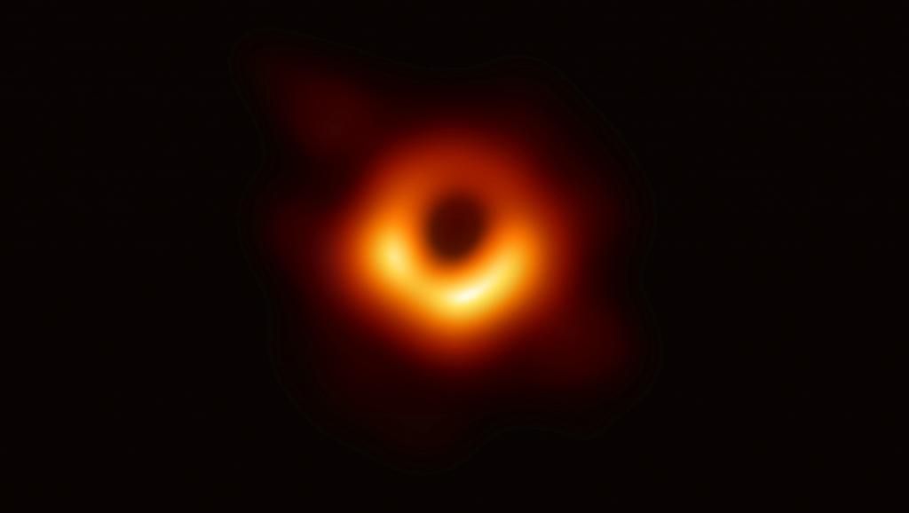 Первое в истории изображение сверхмассивной черной дыры National Science Foundation/Handout via REUTERS