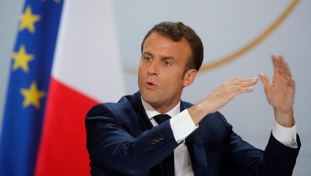Вечером 25 апреля президент Франции Эмманюэль Макрон провел большую пресс-конференцию в Елисейском дворце. REUTERS/Philippe Wojazer