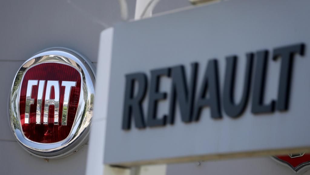 Итало-американский автопроизводитель Fiat Chrysler Automobiles (FCA) отозвал свое предложение о слиянии с французской Renault SA. REUTERS/Eric Gaillard/File Photo
