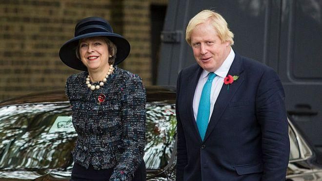 GETTY IMAGES Image caption Тереза Мэй училась в Оксфорде. И Борис Джонсон учился в Оксфорде. И главные соперники Джонсона на выборах лидера партии - тоже.