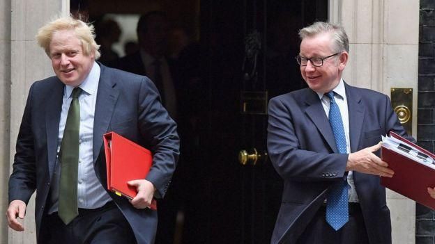 GETTY IMAGES Image caption И Борис Джонсон, и Майкл Гоув за много лет до того, как стать министрами в правительстве Терезы Мэй, были сопредседателями Оксфордского союза