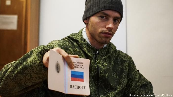 РФ уже начала выдавать свои паспорта жителям Донецкой и Луганской областей
