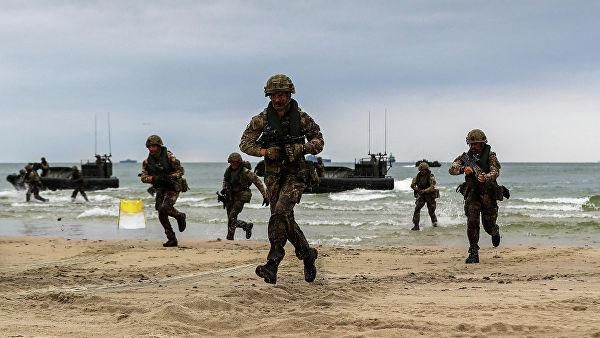 учения НАТО на пляжах Паланги