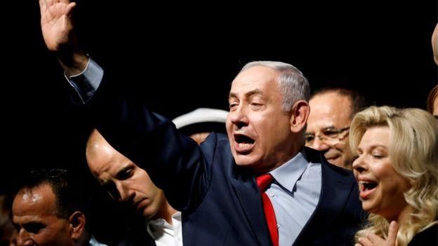 REUTERS Image caption Нетаньяху надеется на переизбрание