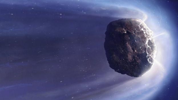 SPL Image caption Новая комета имеет весьма необычную орбиту