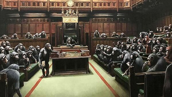 © Страница banksy в Instagram Картина британского стрит-арт художника Бэнкси "Devolved Parliament". Архивное фото