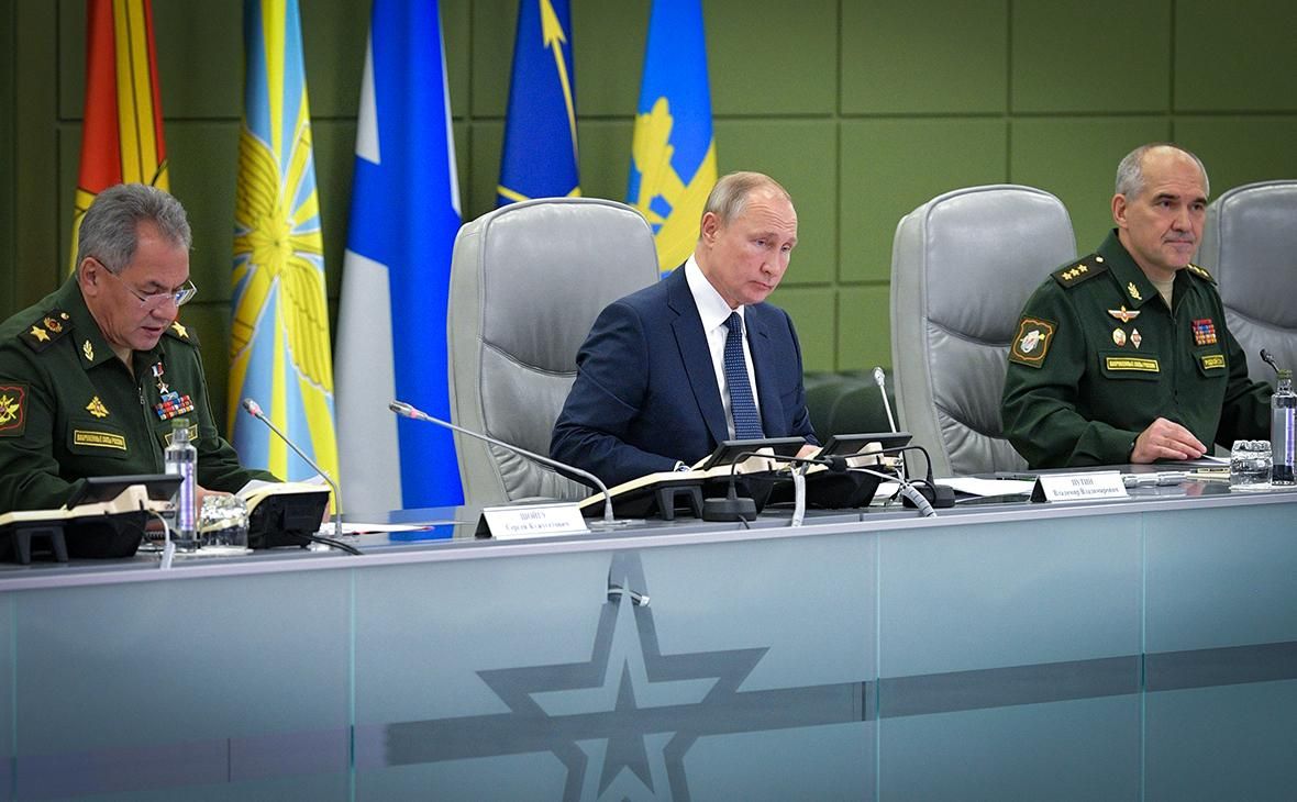 Сергей Шойгу, Владимир Путин и Сергей Рудской (Фото: Алексей Дружинин / ТАСС )