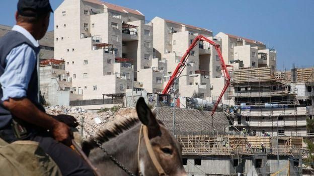 GETTY IMAGES Image caption Еврейские поселения были основаны израильтянами на землях, оккупированных Израилем в ходе войны 1967 года