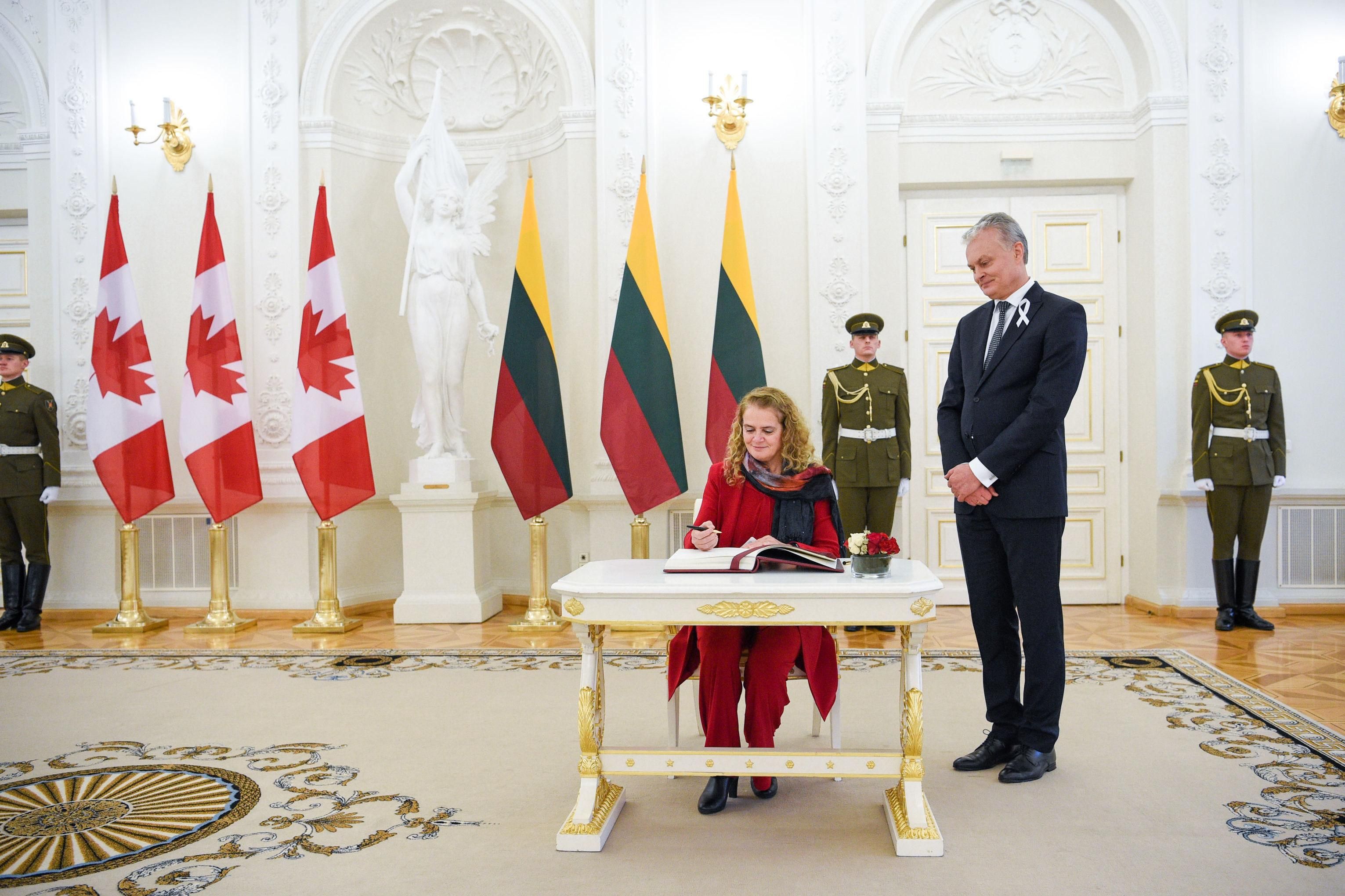 Президент Литовской Республики Гитанас Науседа встретился с генерал-губернатором Канады Жюли Пейетт, 25 ноября 2019 года