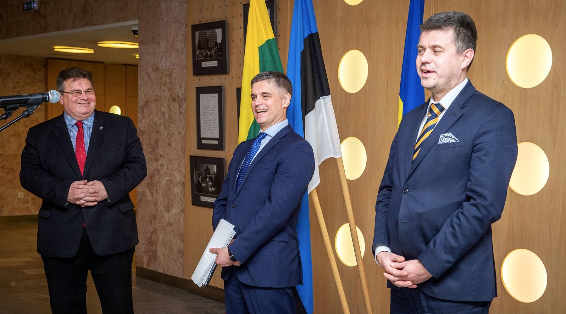 Линас Линкявичус, Вадим Пристайко и Урмас Рейнсалу на встрече в Таллине Flickr © Estonian Foreign Ministry