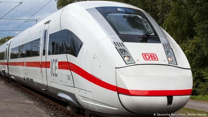 Немецкий скоростной поезд ICE