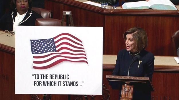 REUTERS Image caption Спикер Палаты представителей конгресса Нэнси Пелоси назвала Трампа угрозой для демократии и национальной безопасности США