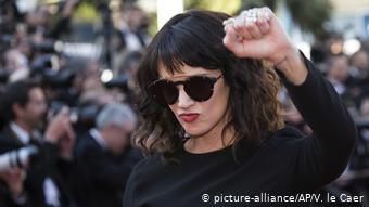 Итальянская актриса Асия Ардженто также обвинила Харви Вайнштейна в сексуальных домогательствах