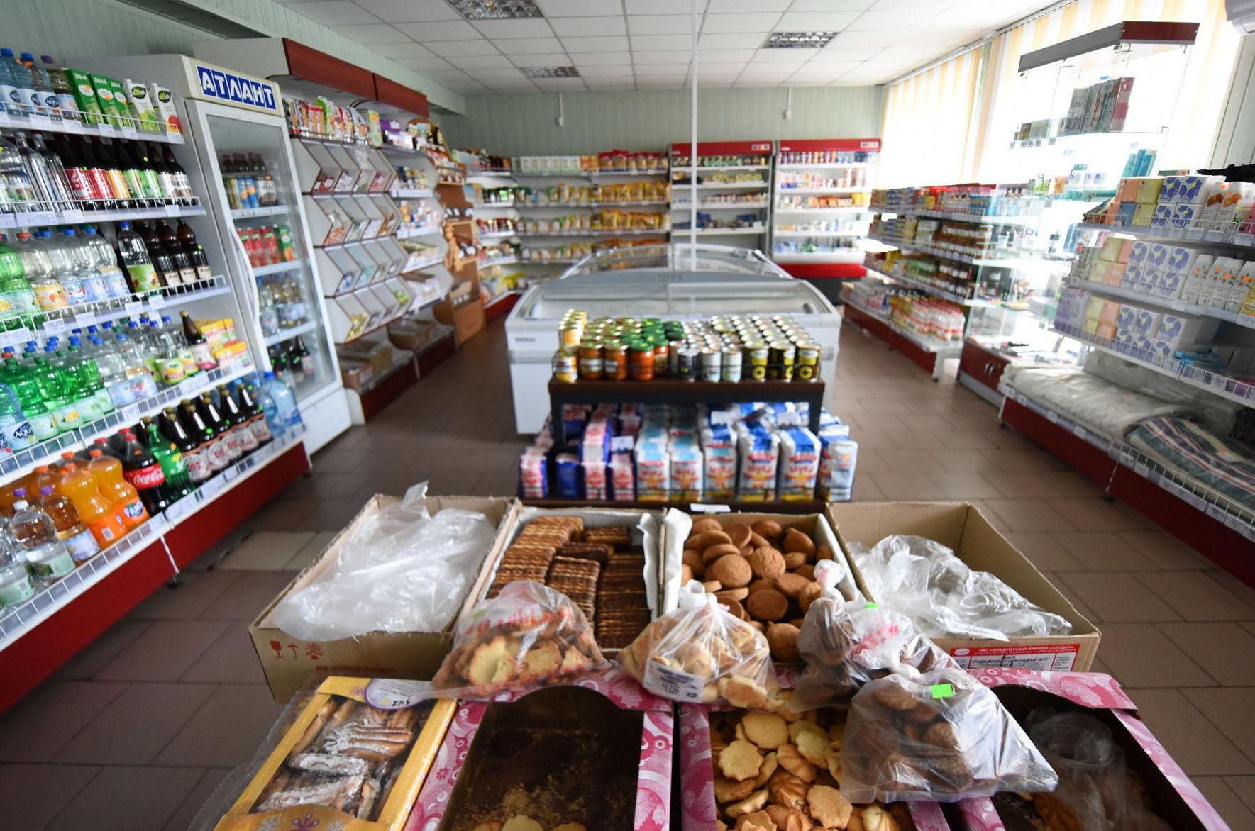 © SPUTNIK / ПАВЕЛ ВУР Жители литовского приграничья ходят в магазины райПО с калькуляторами - все, что дешевле, чем в Литве, пользуется спросом