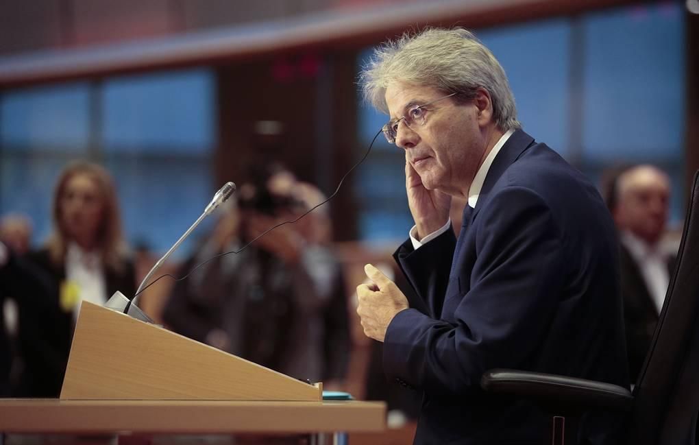 Еврокомиссар по экономике Паоло Джентилоне © EPA-EFE/OLIVIER HOSLET