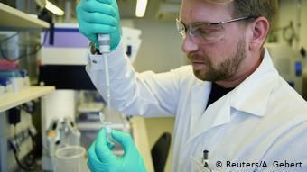 В лаборатории фирмы Curevac идет работа над вакциной от коронавируса
