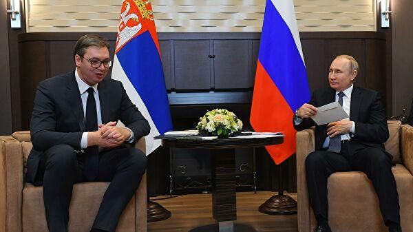 Владимир Путин (справа) и Александр Вучич. Фото © Михаил Метцель / ТАСС
