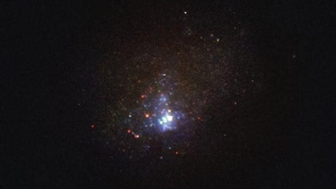 PA MEDIA Image caption Снимок этой звезды, сделанный до ее исчезновения с помощью телескопа "Хаббл"