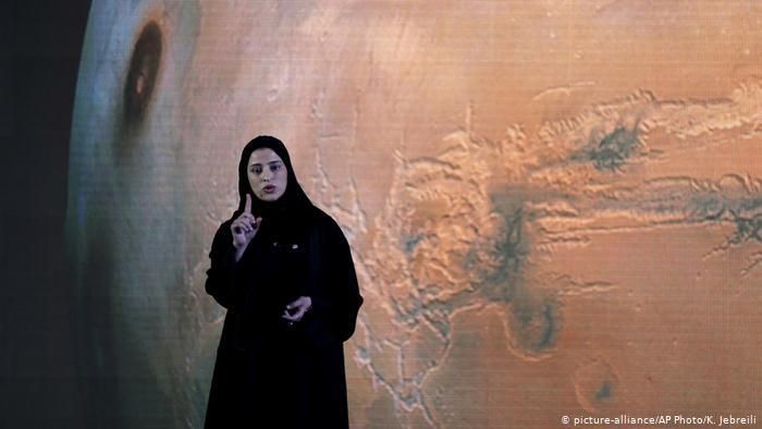 Сара аль-Амири представляет космическую миссию ОАЭ на Марс