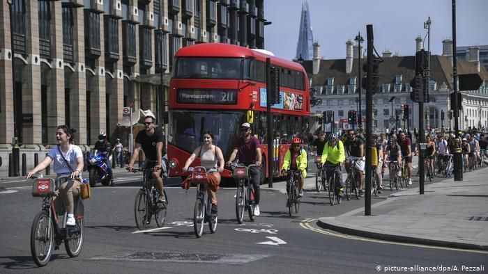 Велосипедисты на улицах Лондона