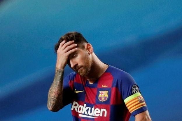 REUTERS Image caption В четвертьфинале Лиги чемпионов "Барселона" потерпела одно из самых сокрушительных поражений в истории клуба