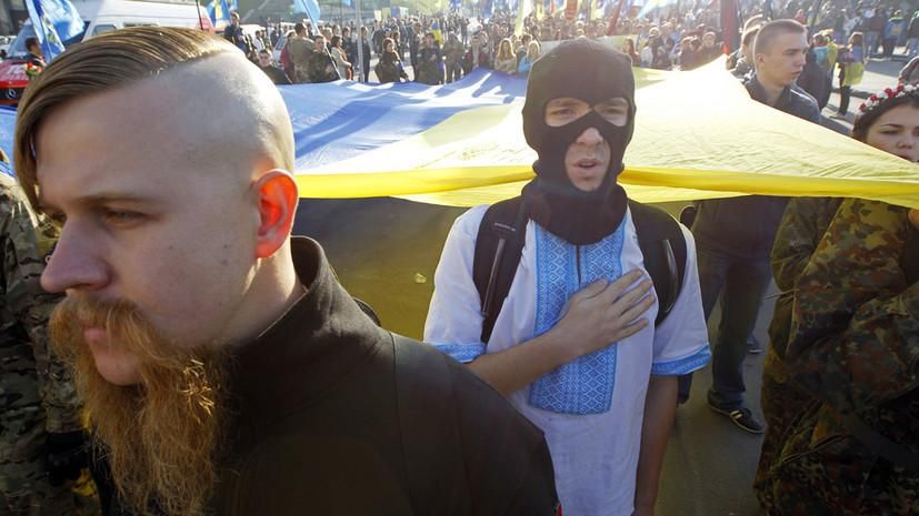 Украинские националисты Reuters © Valentyn Ogirenko