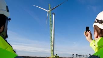 Установка ветрогенератора германо-испанского совместного предприятия Siemens Gamesa