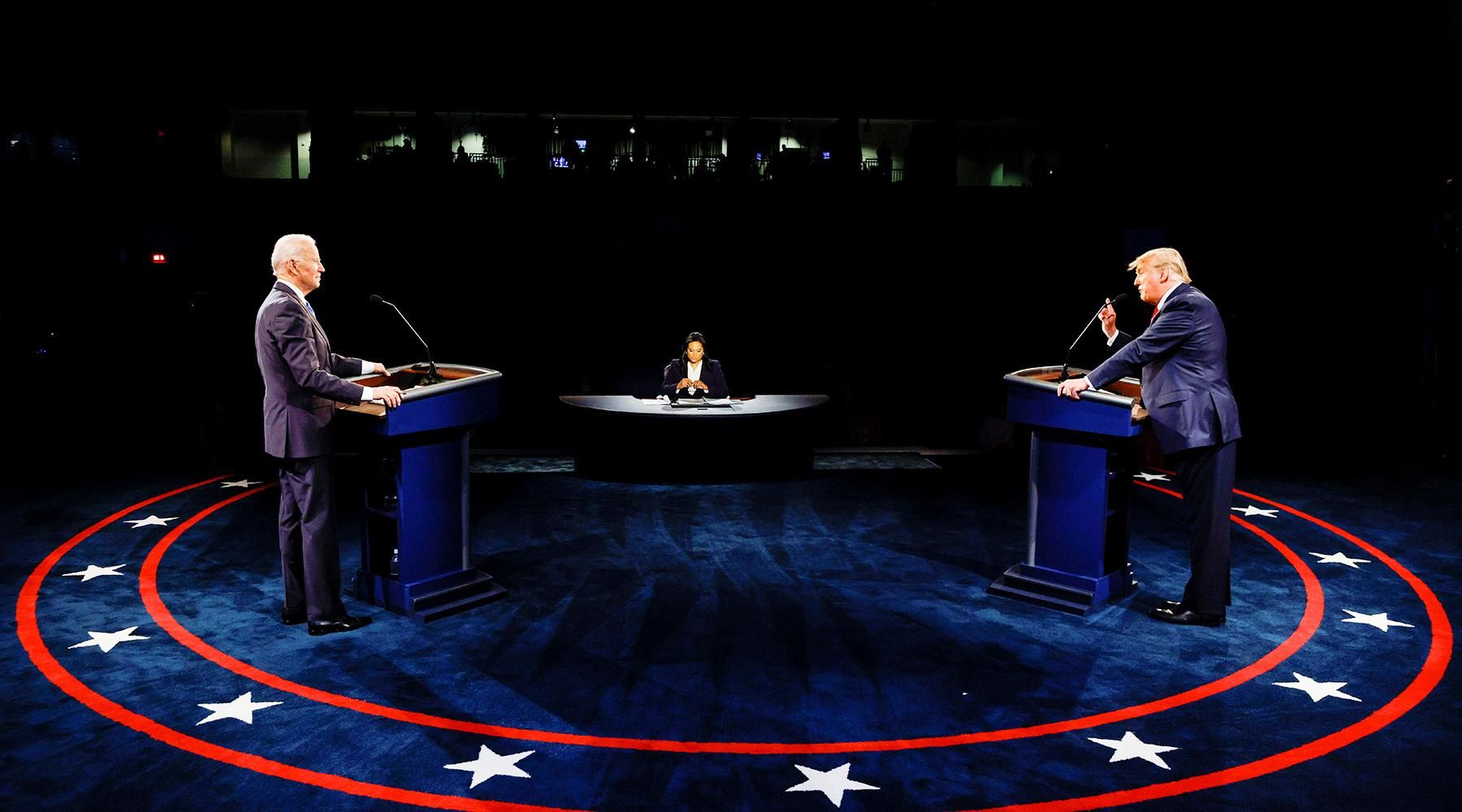 Джо Байден и Дональд Трамп на дебатах Reuters © Jim Bourg/Pool