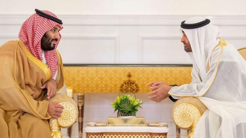ANADOLU AGENCY Подпись к фото, Наследный принц Саудовской Аравии Мухаммед бин Салман и наследный принц Абу-Даби Мухаммед бин Зайед Аль-Нахайян