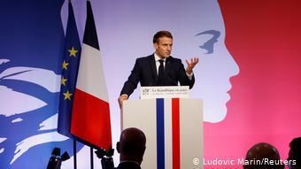Президент Франции Макрон представляет свою концепцию "исламистского сепаратизма", 2 октября