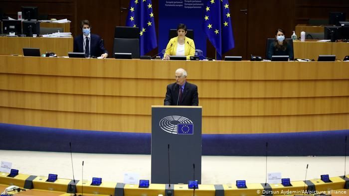 Верховный представитель ЕС по внешней политике Жозеп Боррель выступает в Европарламенте