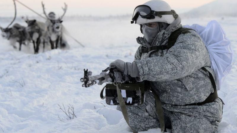 LEV FEDOSEYEV/TASS Подпись к фото, Россия в 2010-х годах стала активно модернизировать военную инфраструктуру в Арктике