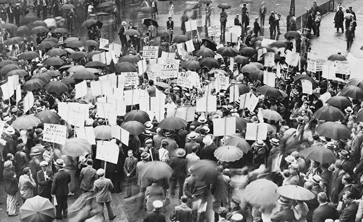 Толпа у Банка США после его краха в 1931 году