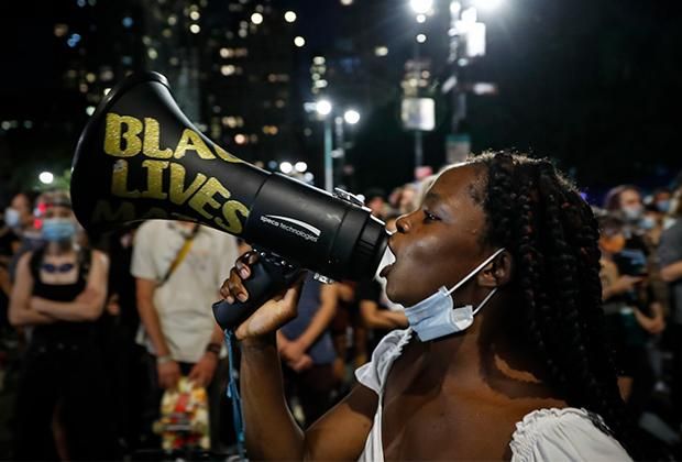 Протесты BLM в Нью-Йорке в августе 2020 года Фото: John Minchillo / AP