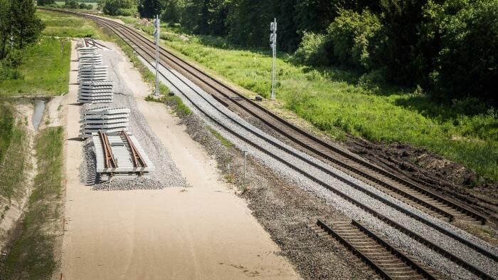Прокладка железной дороги - это непростое дело. /Фото: lt.utro.news.
