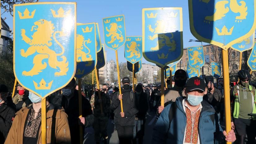 Участники шествия в честь дивизии СС «Галичина» в Киеве, 28 апреля 2021 года globallookpress.com © Yuliia Ovsiannikova/Keystone Press Agency