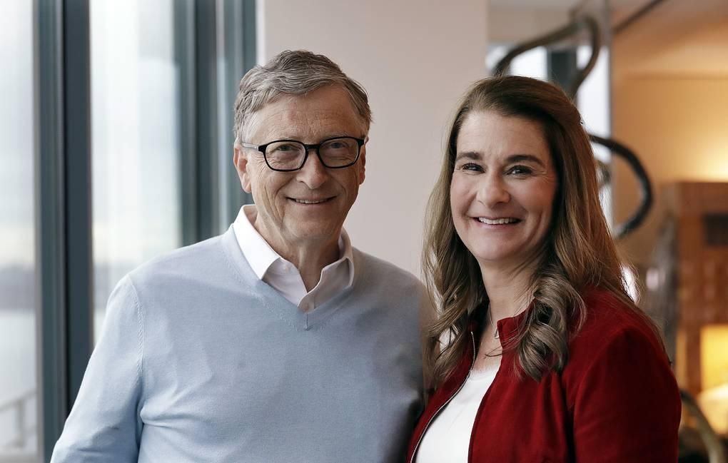 Билл Гейтс и его супруга Мелинда © AP Photo/Elaine Thompson
