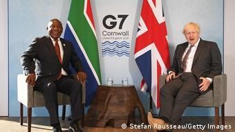Президент Южной Африки Сирил Рамафоса и британский премьер Борис Джонсон на саммите G7