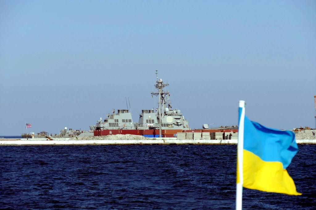 USS Ross в порту Одессы. Фото © Yulii Zozulia / Ukrinform / Barcroft Media via Getty Images