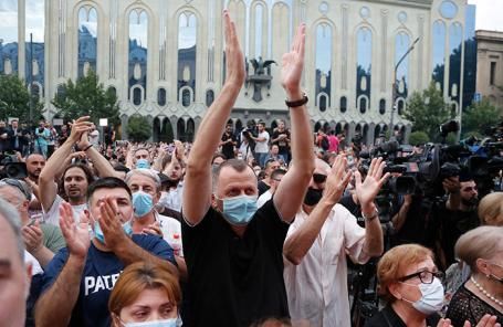 Акция протеста в Тбилиси. Фото: EPA/ТАСС