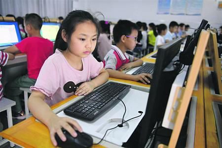 Юные китайские геймеры недовольны правилами, введенными правительством. Фото с сайта www.news.cn