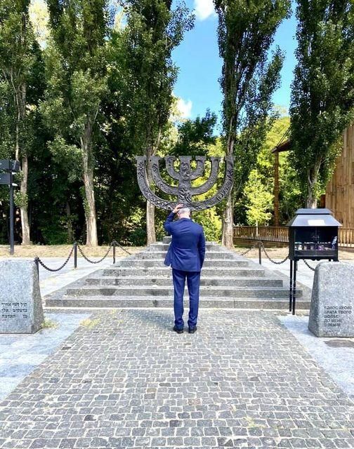 Посол Израиля в Украине Michael Brodsky: ′′ Сегодня мы отмечаем 80-летие трагедии Бабьего Яра. Наш долг помнить и хранить память будущим поколениям, которые не смогли встретить переживших Холокост и услышать их истории."