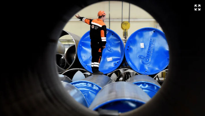 Обещание «Газпрома» заполнить свои газовые хранилища в ЕС дало европейским трейдерам надежду на снижение цен  Фото: Дмитрий Лебедев, Коммерсантъ