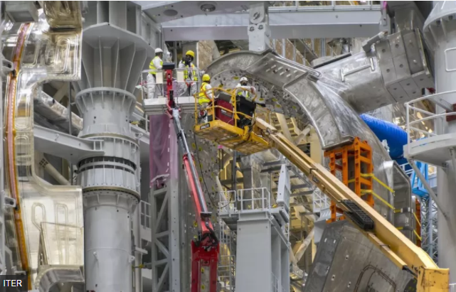 Строительство первого рабочего термоядерного реактора ИТЭР было начало в июле 2020 в исследовательском центре Кадараш на юге Франции, в 65 км от Марселя