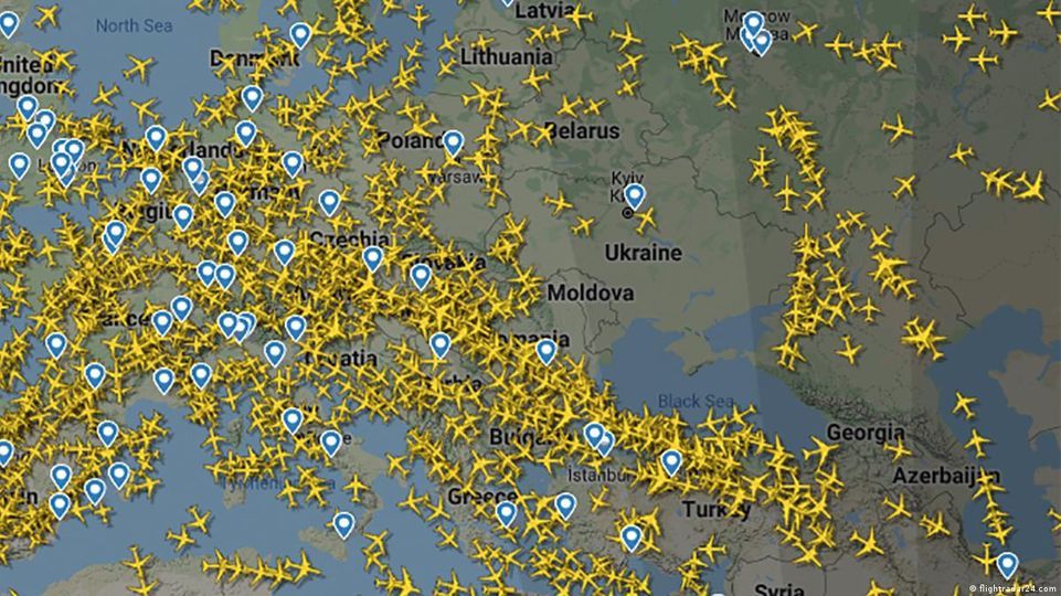 Так сейчас выглядит воздушное пространство над Черным морем и Украиной.