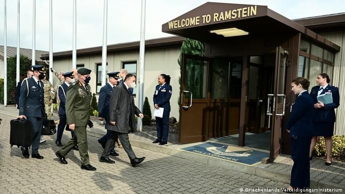 База ВВС США в Рамштайне стала местом встречи министров обороны 40 стран, поддерживаюших Украину в борьбе против агрессии России