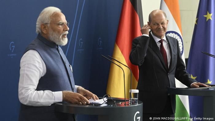 Премьер-министр Индии Нарендра Моди и канцлер ФРГ Олаф Шольц в Берлине