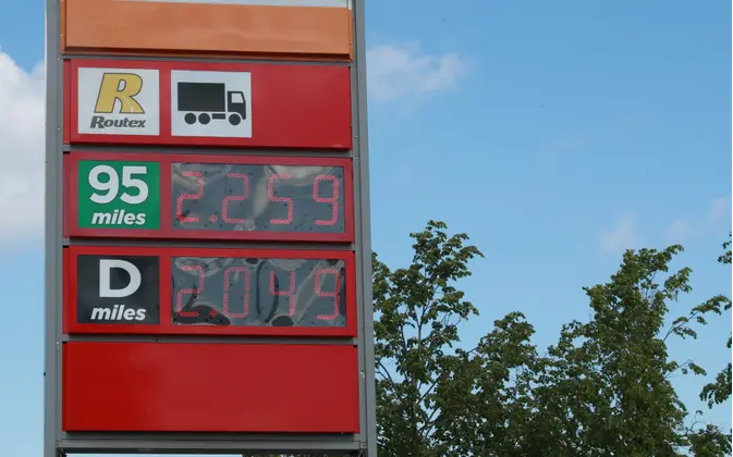 Нравится4 Цены на бензин и дизельное топливо на автозаправочной станции Circle K 9 июня 2022 г.Цены на бензин и дизельное топливо на автозаправочной станции Circle K 9 июня 2022 г. Автор: Siim Lõvi/ERR