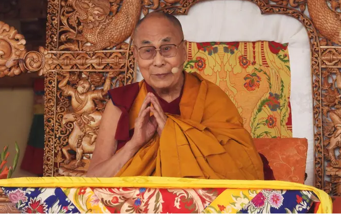 Далай-лама бежал из Тибета после неудавшегося восстания против китайского правления в 1959 году. Автор: SCANPIX/Mohd Arhaan ARCHER / AFP